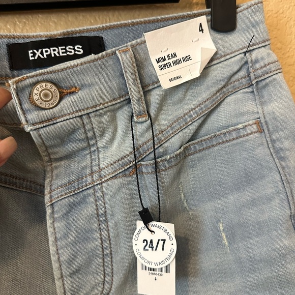 Express Women's Light Blue Skinny Jeans - Picture 3 of 4